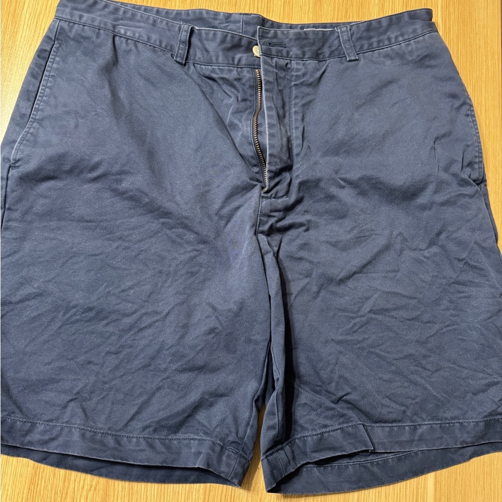 Vineyard Vines navy, club shorts size 35